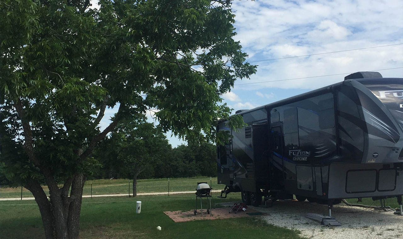 RV living near Austin Texas for contractors and workers in Central Texas
